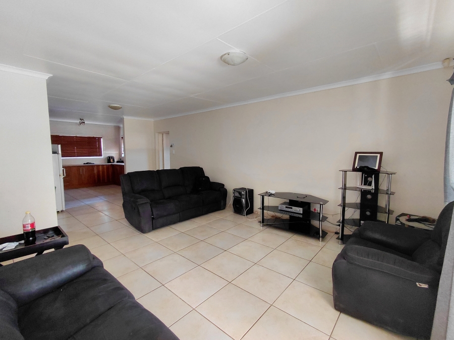 To Let 3 Bedroom Property for Rent in Meiringspark North West